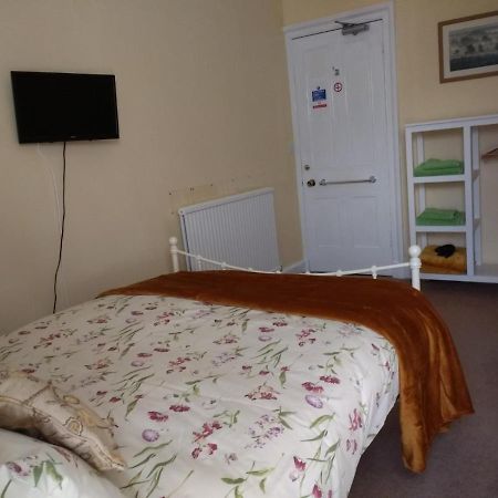 Lindores Guesthouse Peebles Bagian luar foto