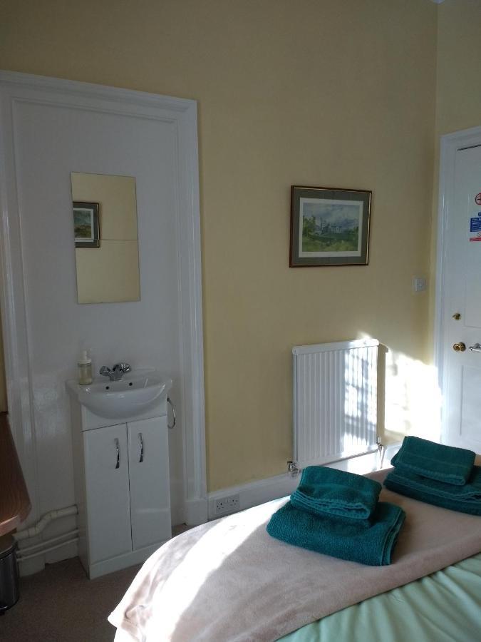 Lindores Guesthouse Peebles Bagian luar foto